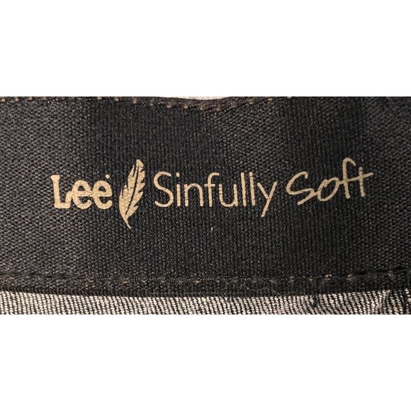 Lee Jeans Women's Sinfully Soft Boot Cut Denim 5-Pocket Dark Wash Blue 30/32 - Picture 2 of 13